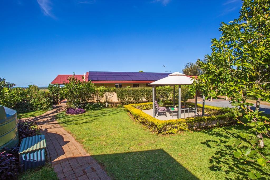 Tropical Coast Retreat - Pet Friendly - Adult Only Pensionat Kingscliff Eksteriør billede